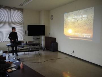 ����, �V��, ����, �e�[�u�� ���܂܂�Ă���摜

AI �ɂ���Đ������ꂽ�R���e���c�͊Ԉ���Ă���\��������܂��B